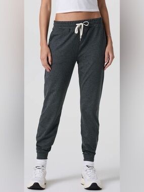 Vuori Performance Grey Jogger 28” Medium Charcoal Heather Like New🔥Retail $110
